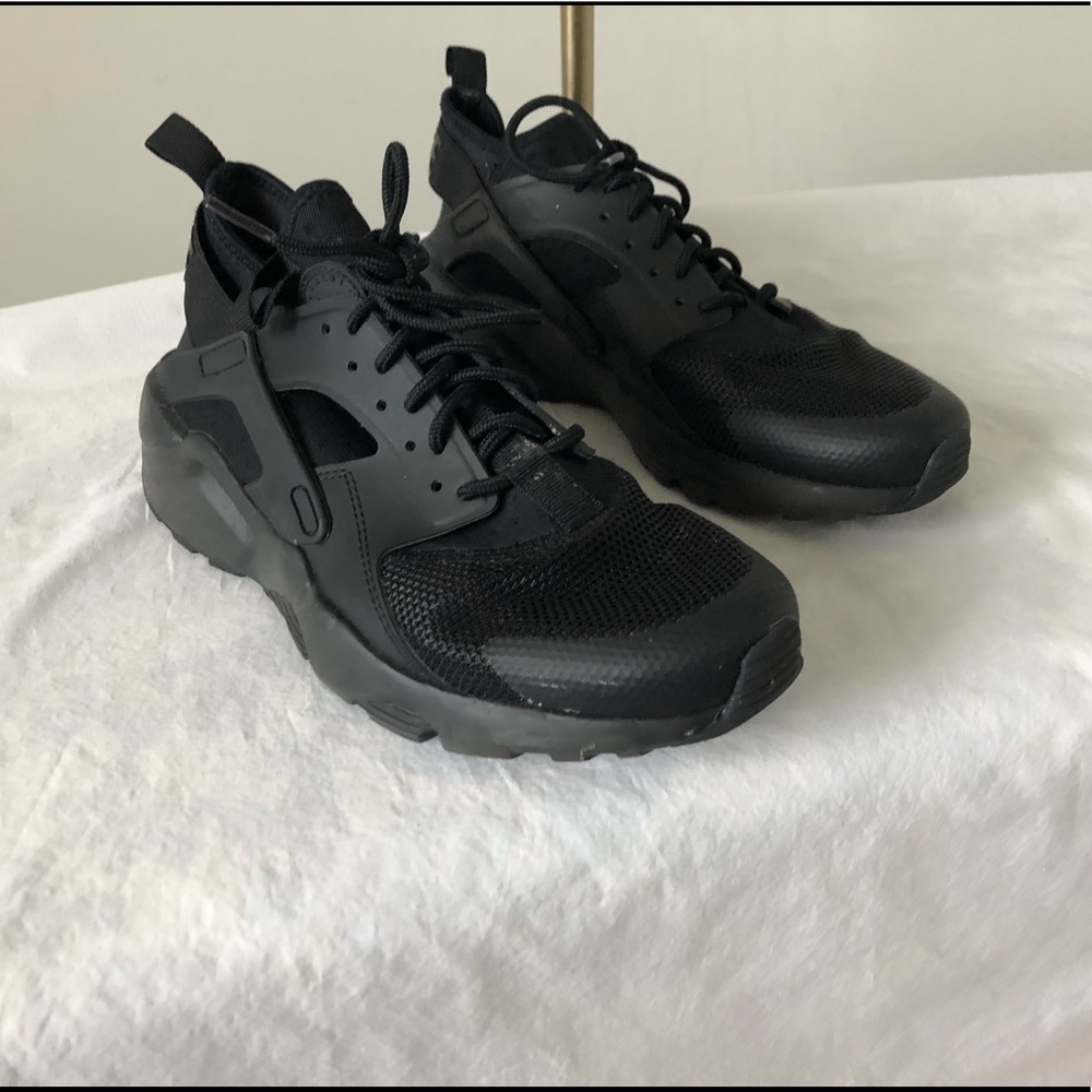 Nike Air Huarache Run Black Out Wmns! 😍